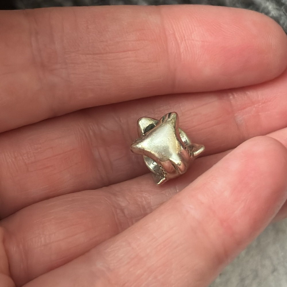 Pandora dolphin charm - Picture 6 of 6